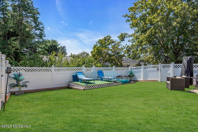 37 Carlisle Road, Berkeley, NJ 08721