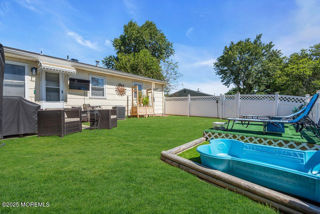 37 Carlisle Road, Berkeley, NJ 08721