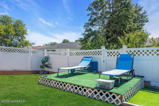 37 Carlisle Road, Berkeley, NJ 08721