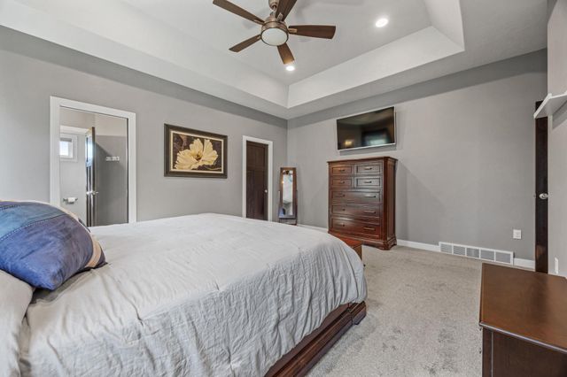 5932 Autumn Drive S, Fargo, ND 58104