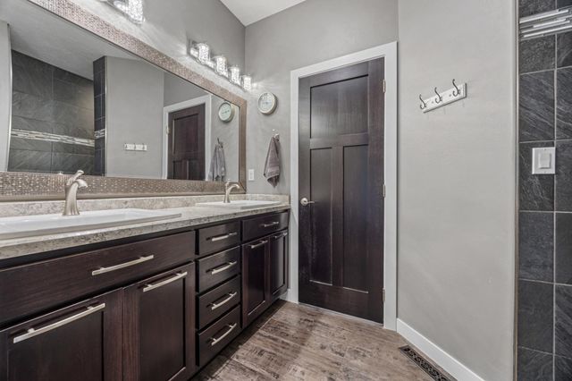 5932 Autumn Drive S, Fargo, ND 58104