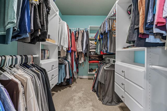 5932 Autumn Drive S, Fargo, ND 58104