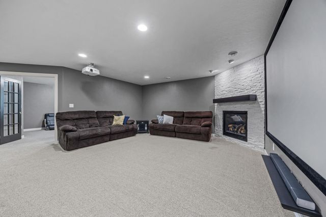 5932 Autumn Drive S, Fargo, ND 58104