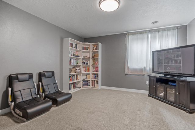 5932 Autumn Drive S, Fargo, ND 58104