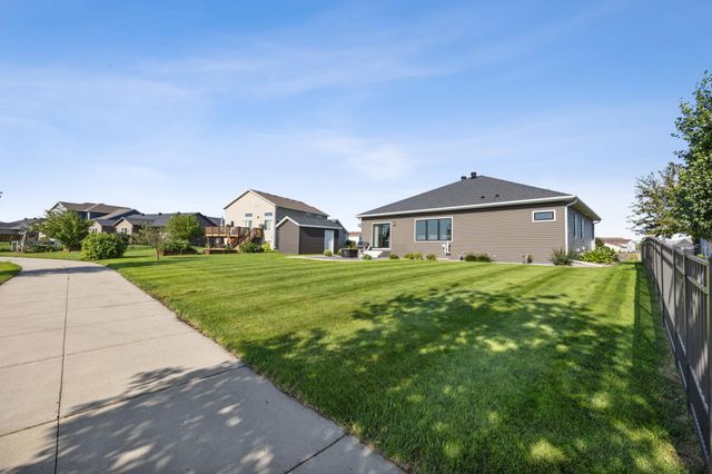 5932 Autumn Drive S, Fargo, ND 58104