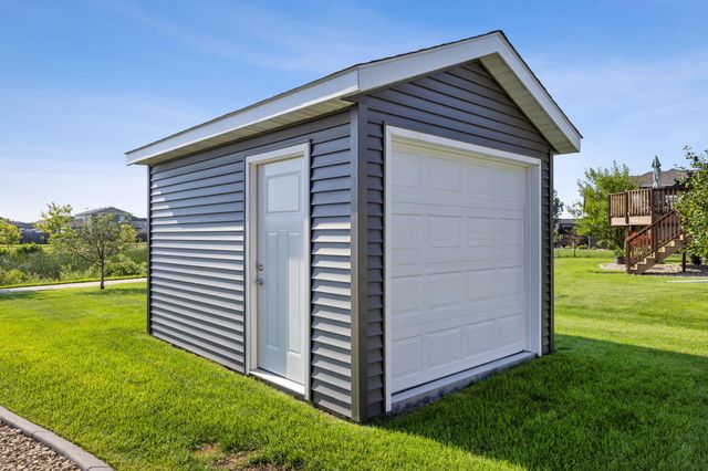 5932 Autumn Drive S, Fargo, ND 58104