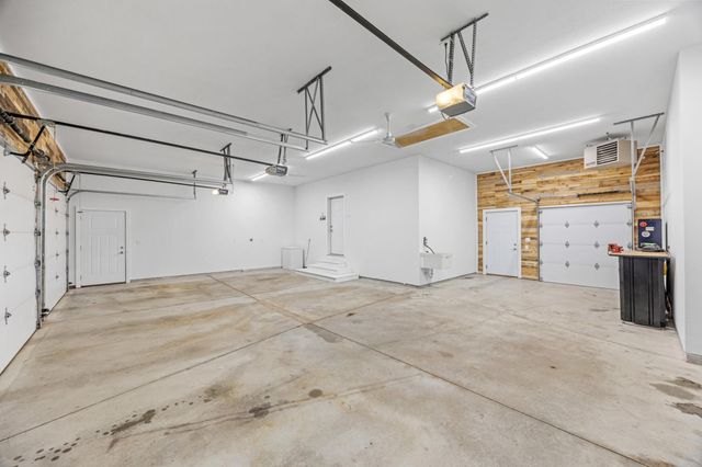 5932 Autumn Drive S, Fargo, ND 58104