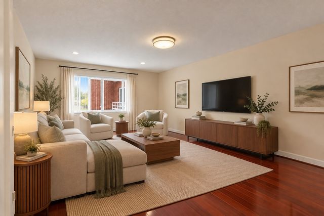 321 Place Ln 321, Woburn, MA 01801
