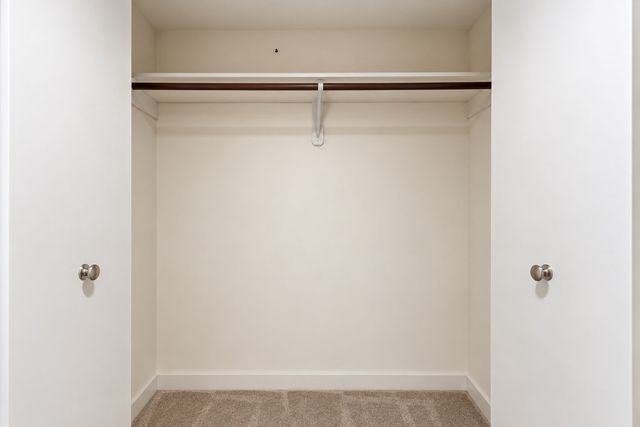 321 Place Ln 321, Woburn, MA 01801