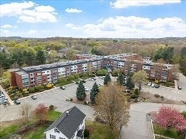 321 Place Ln 321, Woburn, MA 01801