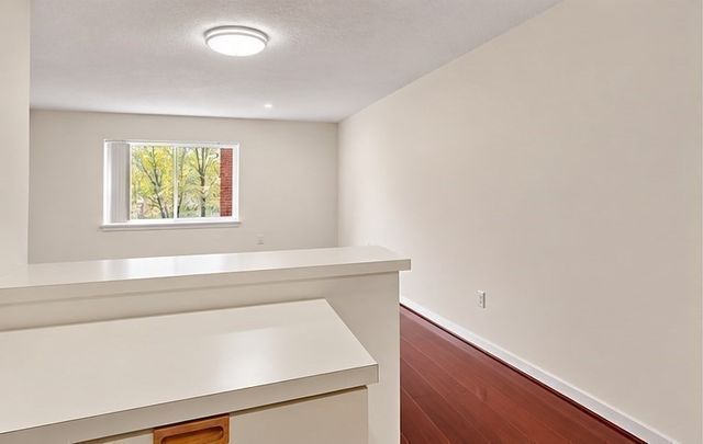 321 Place Ln 321, Woburn, MA 01801