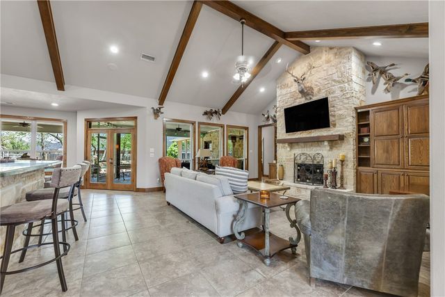 907 Plainfield Court, College Station, TX 77845