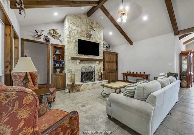907 Plainfield Court, College Station, TX 77845