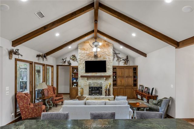 907 Plainfield Court, College Station, TX 77845