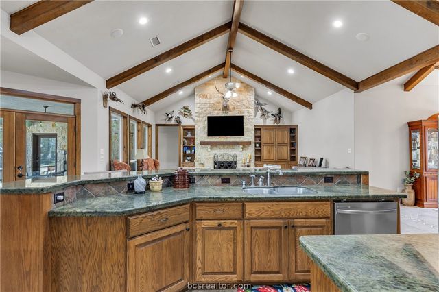 907 Plainfield Court, College Station, TX 77845