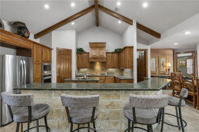 907 Plainfield Court, College Station, TX 77845