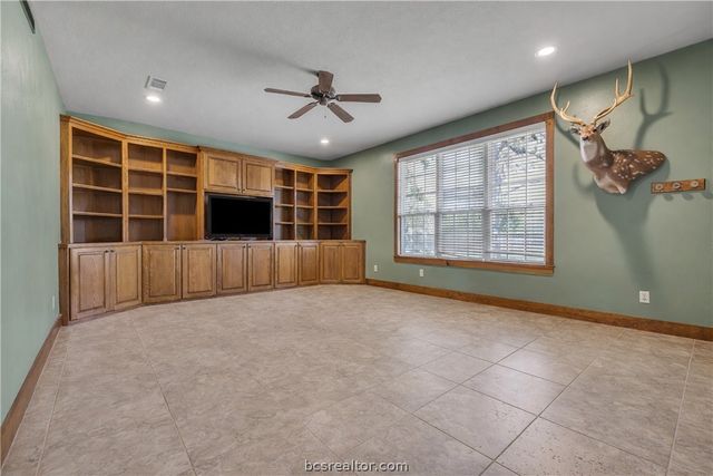 907 Plainfield Court, College Station, TX 77845