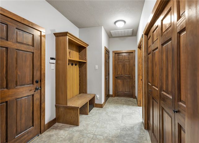 907 Plainfield Court, College Station, TX 77845