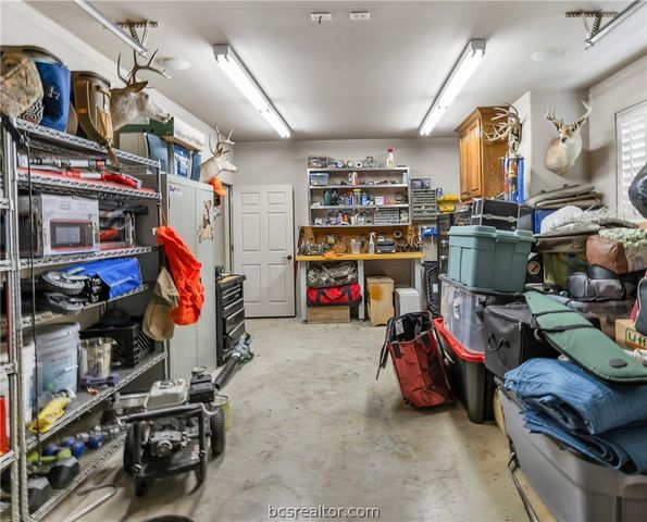 907 Plainfield Court, College Station, TX 77845