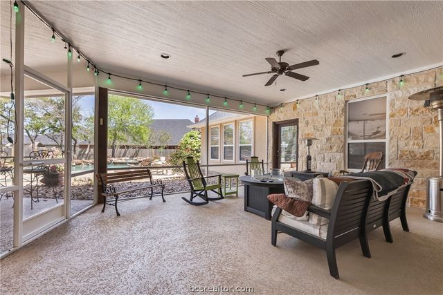 907 Plainfield Court, College Station, TX 77845