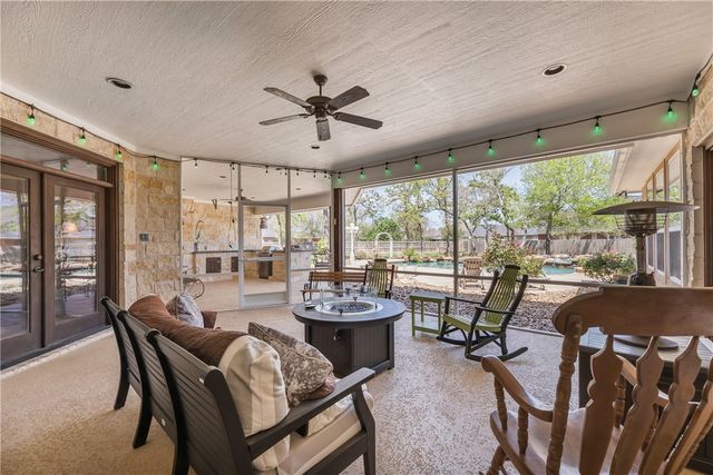 907 Plainfield Court, College Station, TX 77845