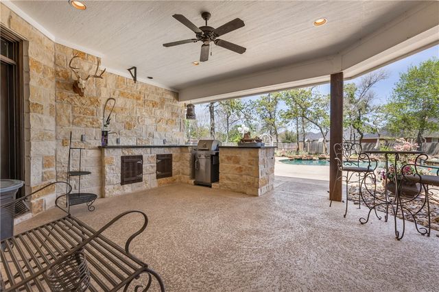 907 Plainfield Court, College Station, TX 77845