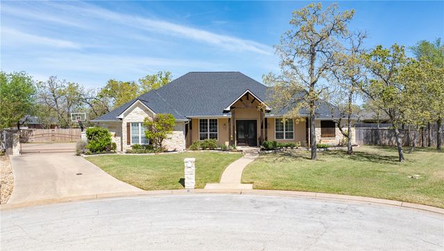 907 Plainfield Court, College Station, TX 77845
