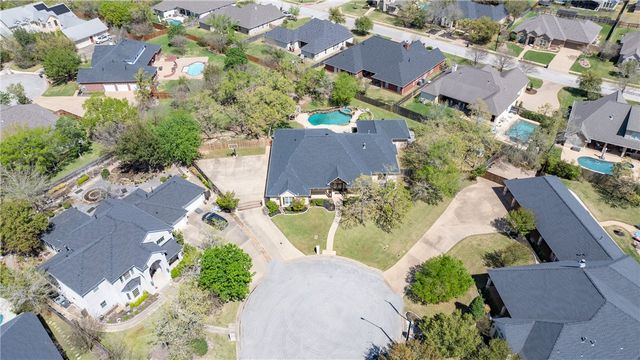 907 Plainfield Court, College Station, TX 77845