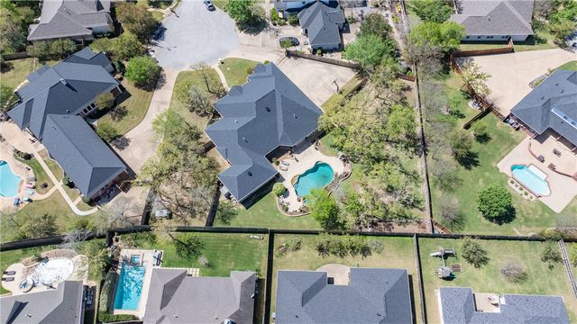 907 Plainfield Court, College Station, TX 77845