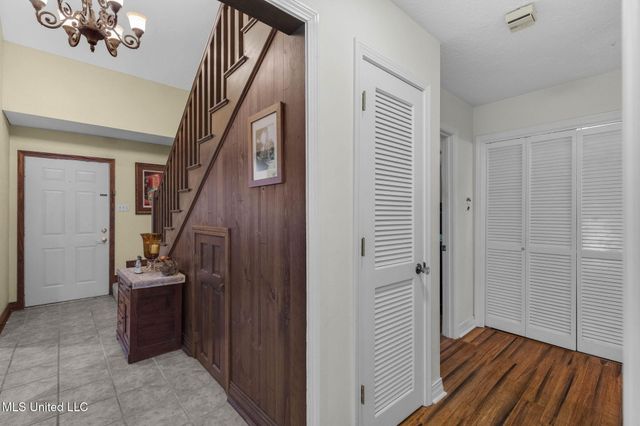 103 Wickstead Drive, Clinton, MS 39056