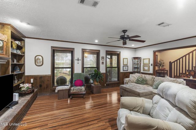 103 Wickstead Drive, Clinton, MS 39056