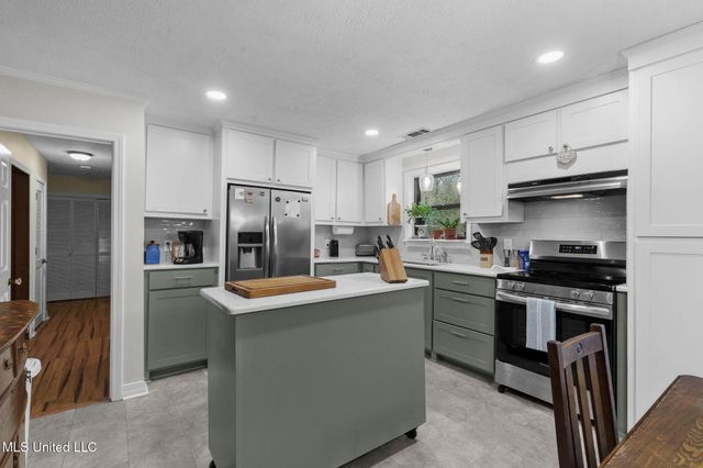 103 Wickstead Drive, Clinton, MS 39056