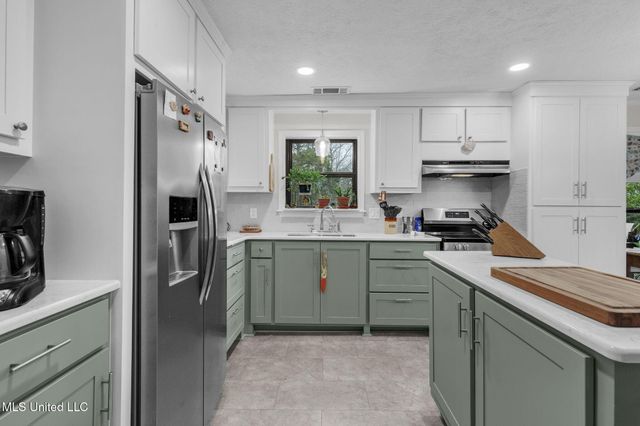 103 Wickstead Drive, Clinton, MS 39056