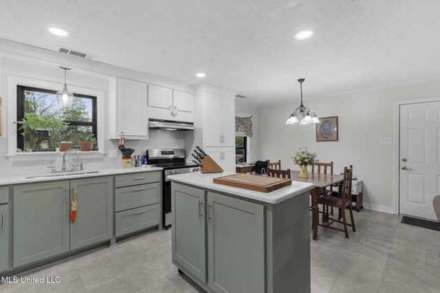 103 Wickstead Drive, Clinton, MS 39056