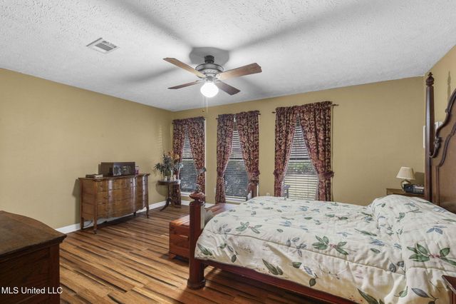 103 Wickstead Drive, Clinton, MS 39056