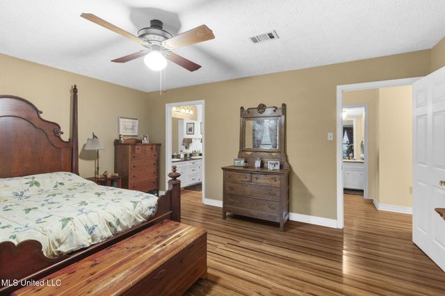 103 Wickstead Drive, Clinton, MS 39056