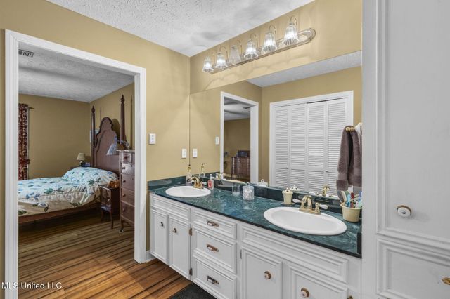 103 Wickstead Drive, Clinton, MS 39056