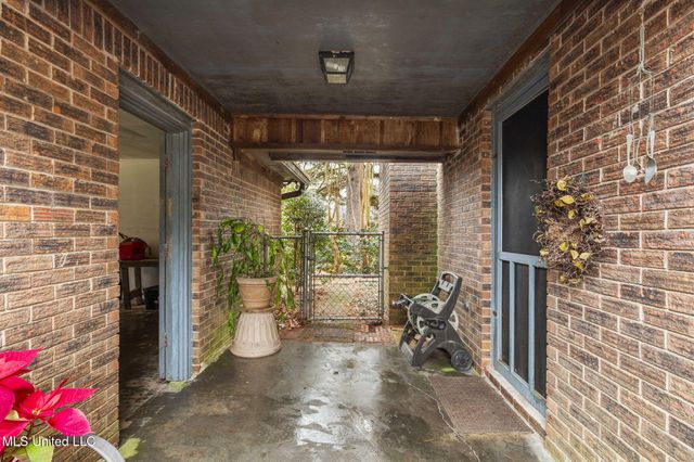 103 Wickstead Drive, Clinton, MS 39056