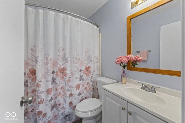 9458 Fordham Street, Indianapolis, IN 46268