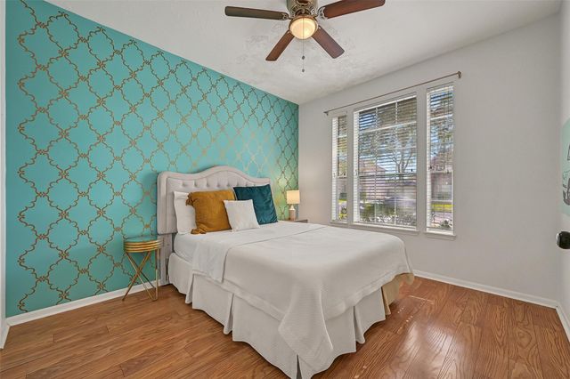 1807 N Mission Circle, Friendswood, TX 77546