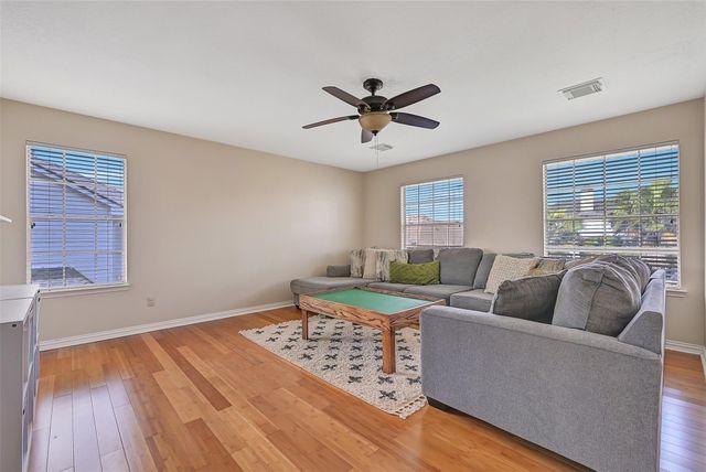 1807 N Mission Circle, Friendswood, TX 77546