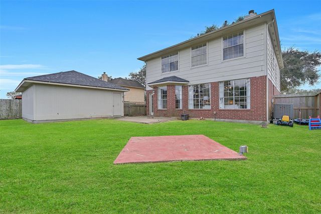 1807 N Mission Circle, Friendswood, TX 77546