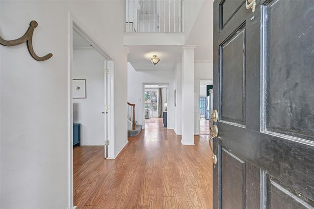 1807 N Mission Circle, Friendswood, TX 77546