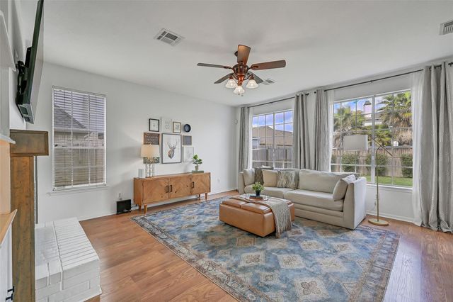 1807 N Mission Circle, Friendswood, TX 77546