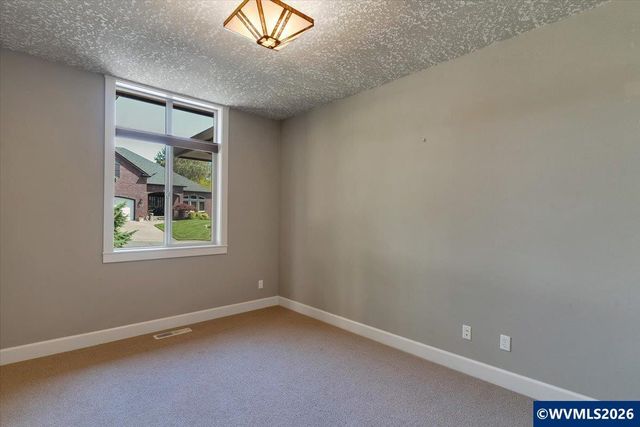 1674 Olympia Ct NW, Salem, OR 97304