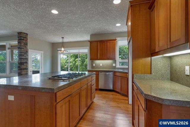 1674 Olympia Ct NW, Salem, OR 97304