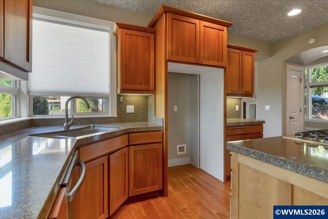 1674 Olympia Ct NW, Salem, OR 97304