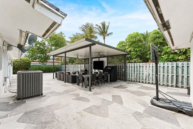 201 NE 26th Avenue, Pompano Beach, FL 33062