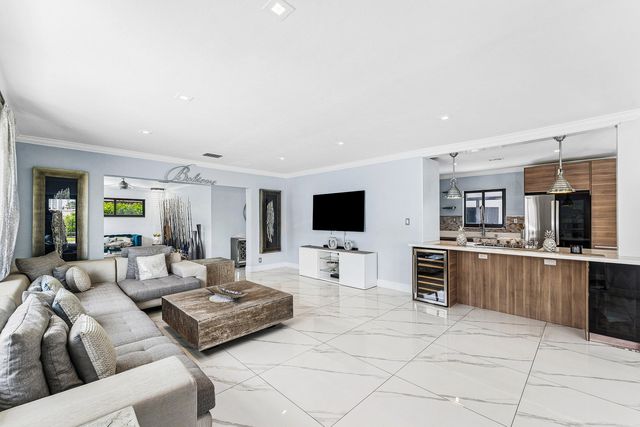 201 NE 26th Avenue, Pompano Beach, FL 33062