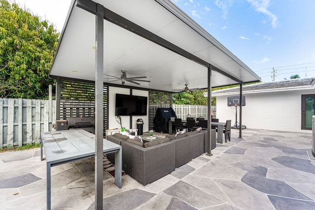 201 NE 26th Avenue, Pompano Beach, FL 33062